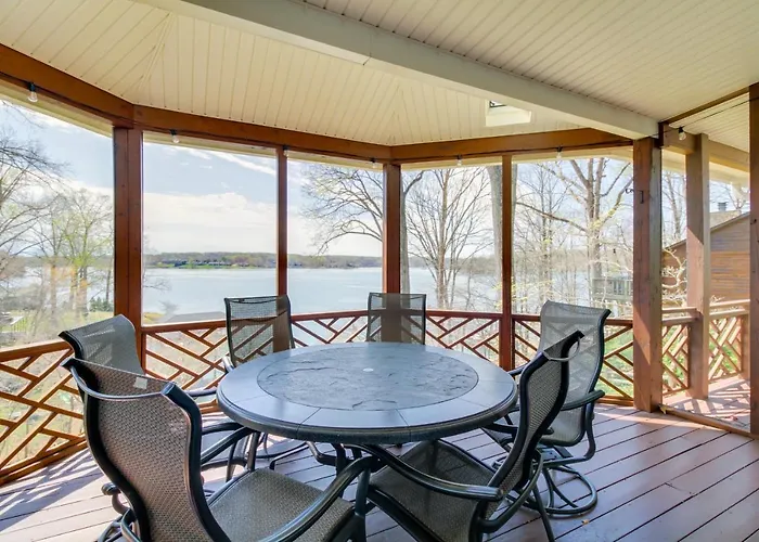 Smith Mountain Lake Getaway W/ Private Dock!