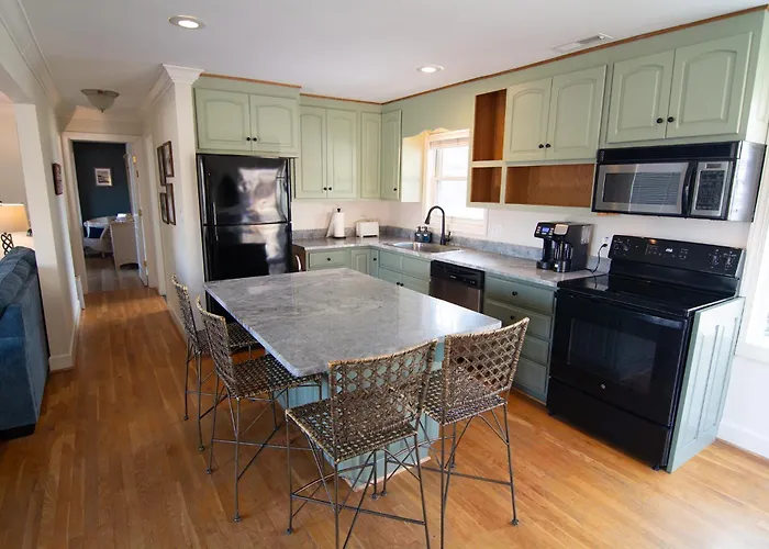 Stillwater Retreat Pet-Friendly Waterfront Home!