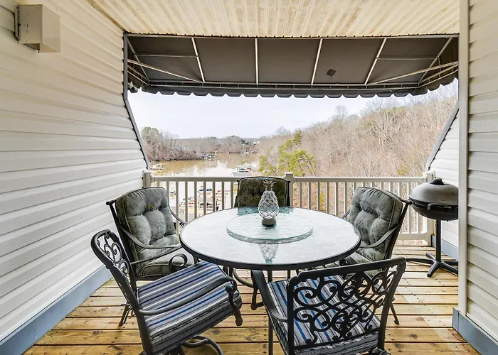 Boat & Relax On Smith Mountain Lake! Bright Condo
